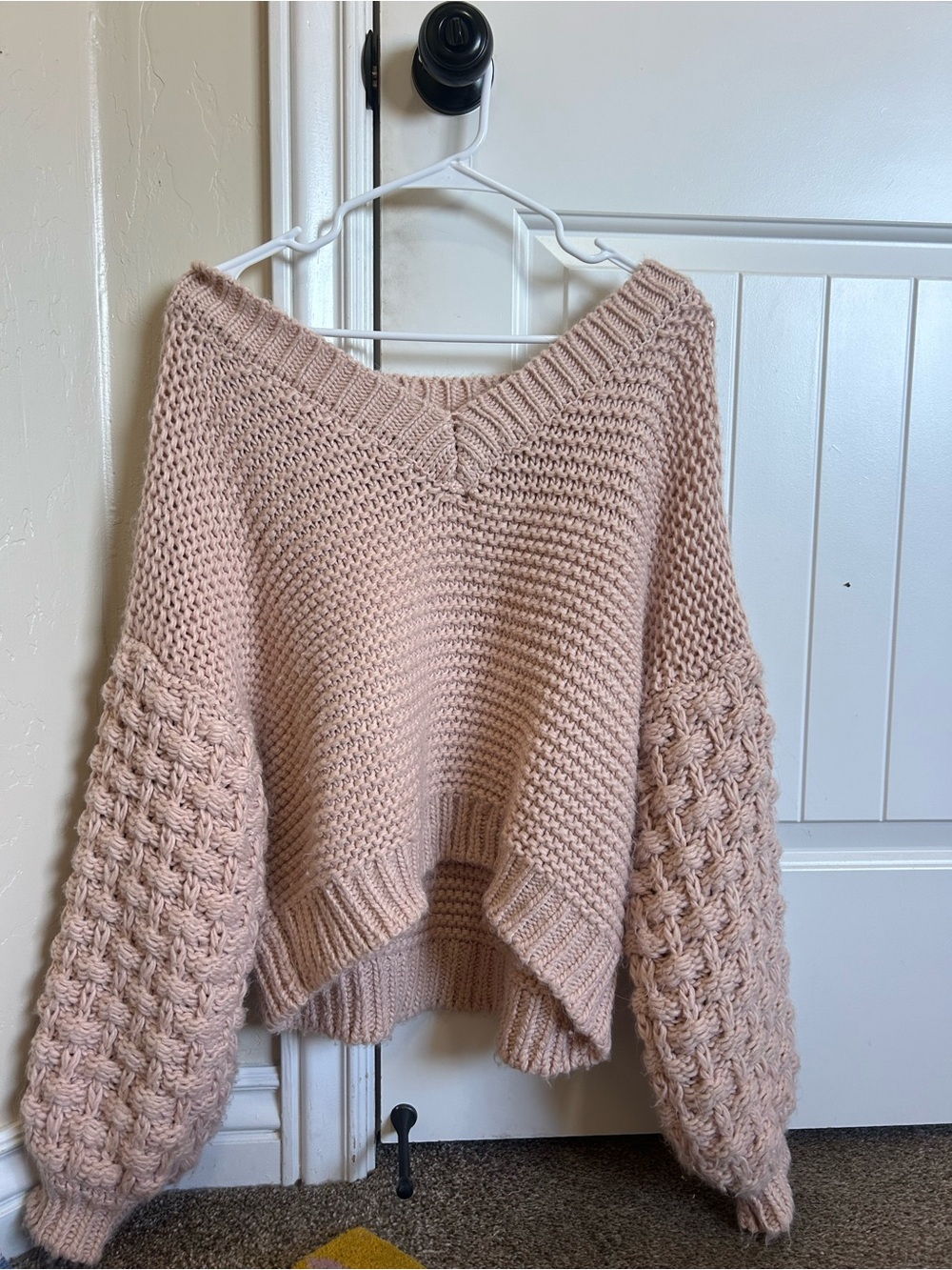 Forever 21 Blush Pink Chunky V-Neck Cable Balloon Sleeve Sweater